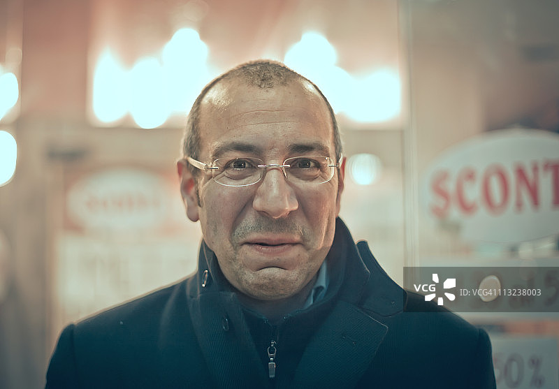 微笑的男人图片素材