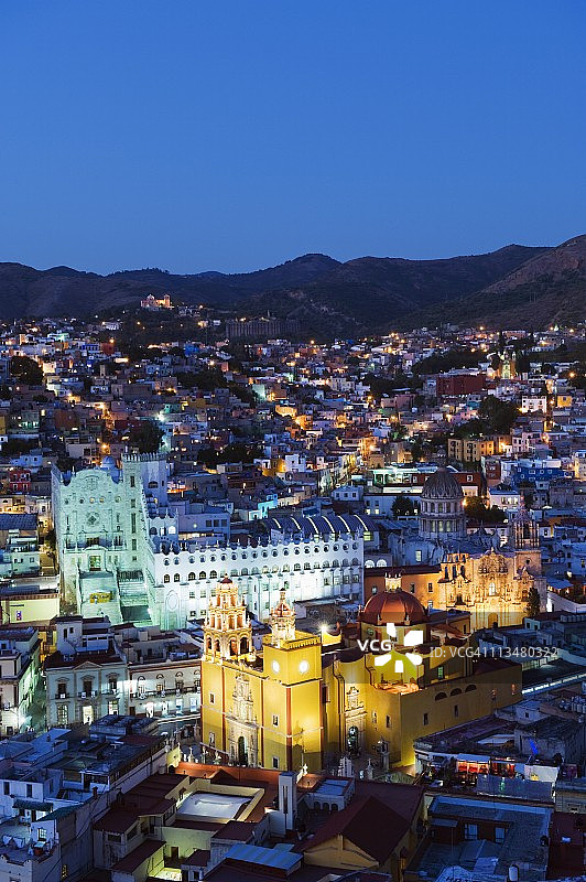 墨西哥瓜纳华托圣母大教堂和大学图片素材