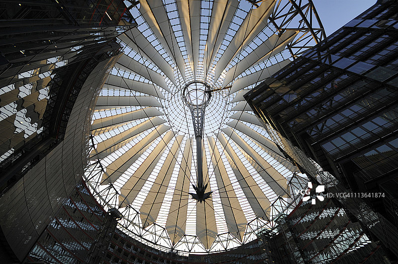 索尼中心（波茨坦广场）的黄昏图片素材