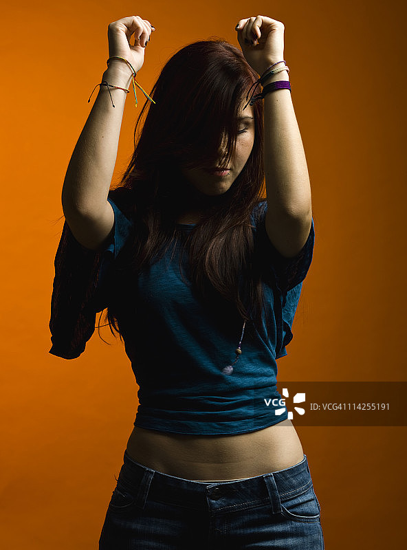 她独自跳舞图片素材