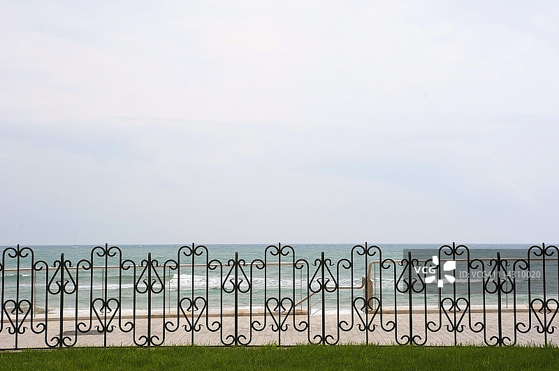 锡切斯海滨公园的华丽栏杆图片素材