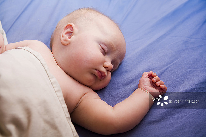 沉睡的小天使图片素材