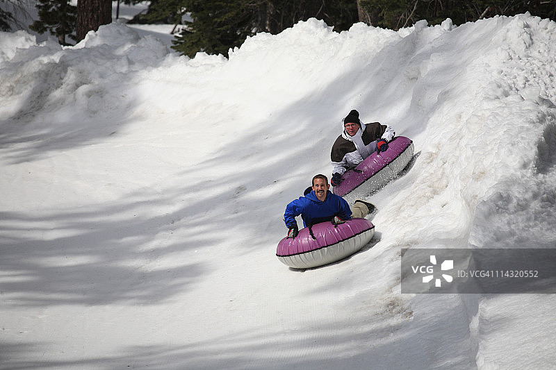 猛犸山的冬季乐趣图片素材