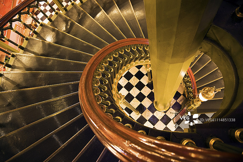 美国路易斯安那州巴吞鲁日州议会大厦内部楼梯图片素材