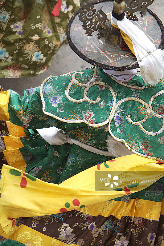 戴黑帽的舞者图片素材