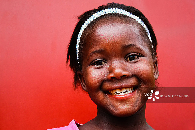 非洲女孩微笑特写图片素材
