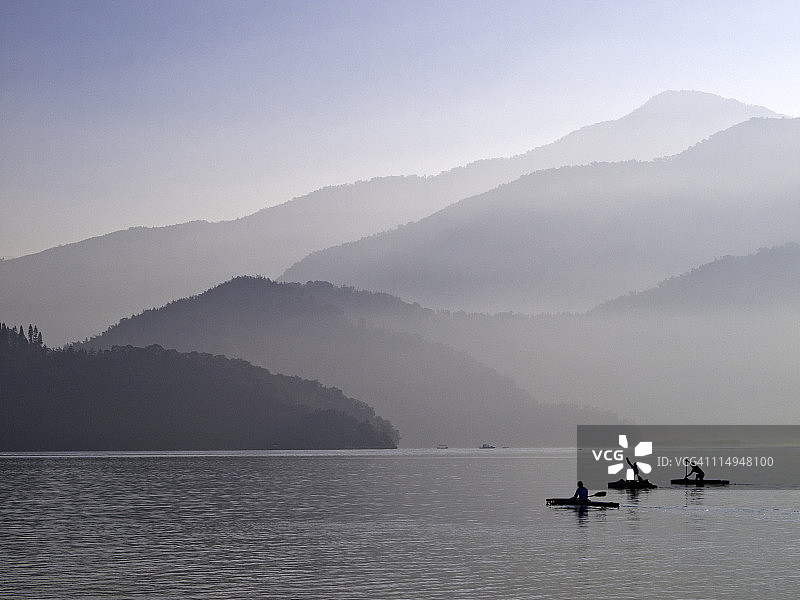 山脉的层叠图片素材