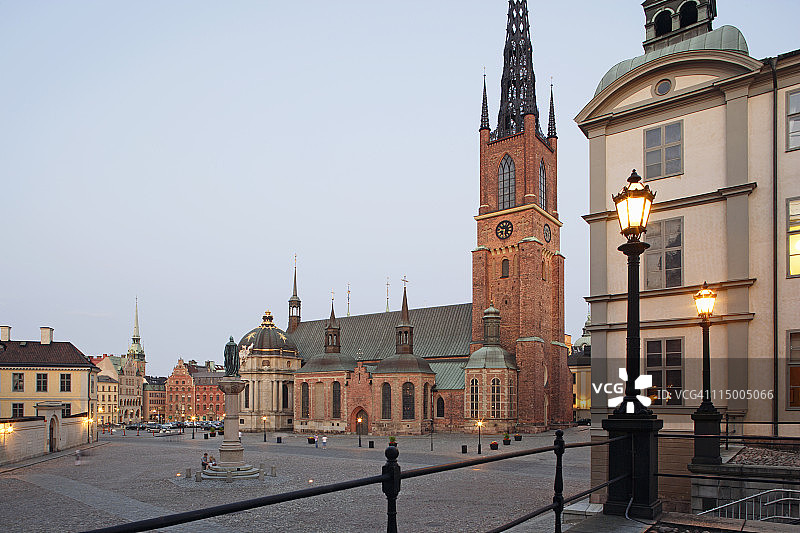 比尔耶·亚尔广场和骑士岛教堂图片素材