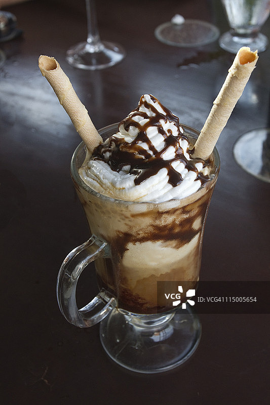 热软糖圣代冰淇淋图片素材