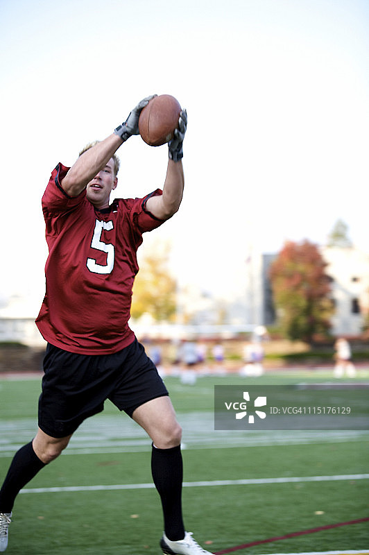 足球运动员训练图片素材