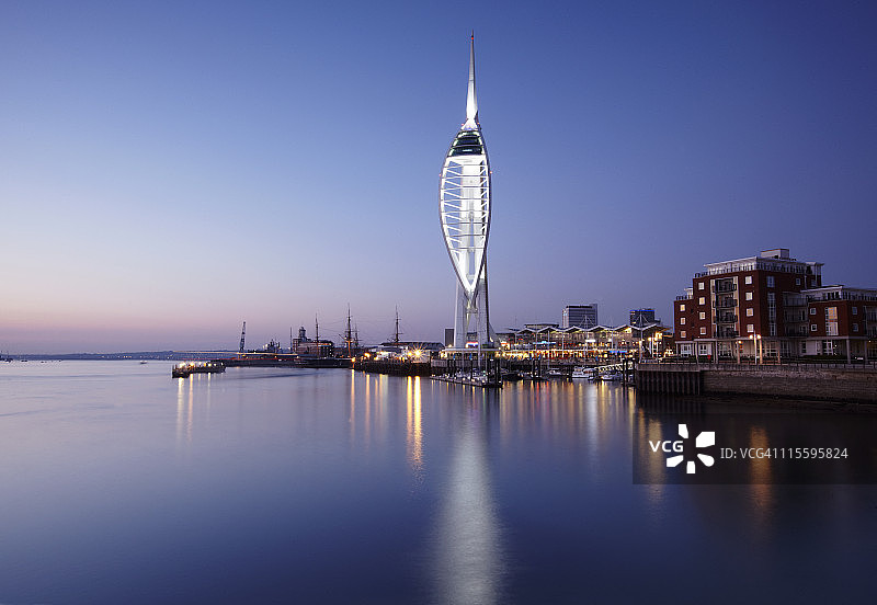 三角帆塔，朴茨茅斯的中心地标图片素材