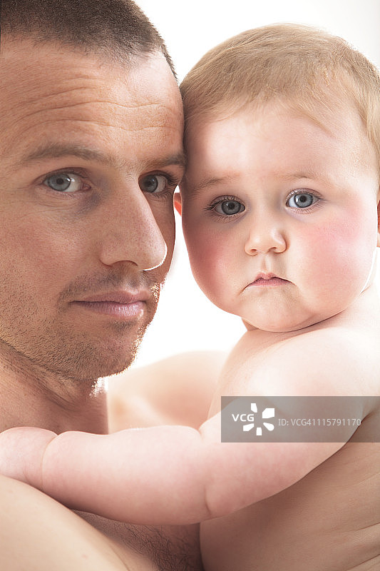 父亲和婴儿图片素材