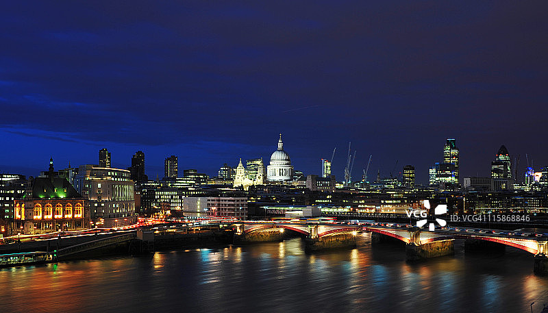 从牛津大厦俯瞰伦敦图片素材