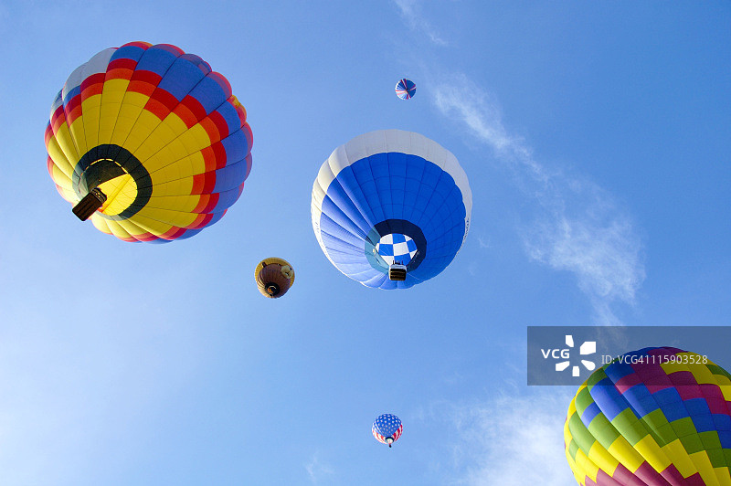 绚丽的飞行图片素材