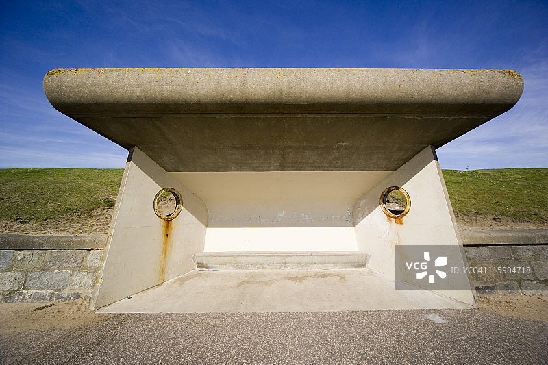 旧海滩遮阳棚图片素材