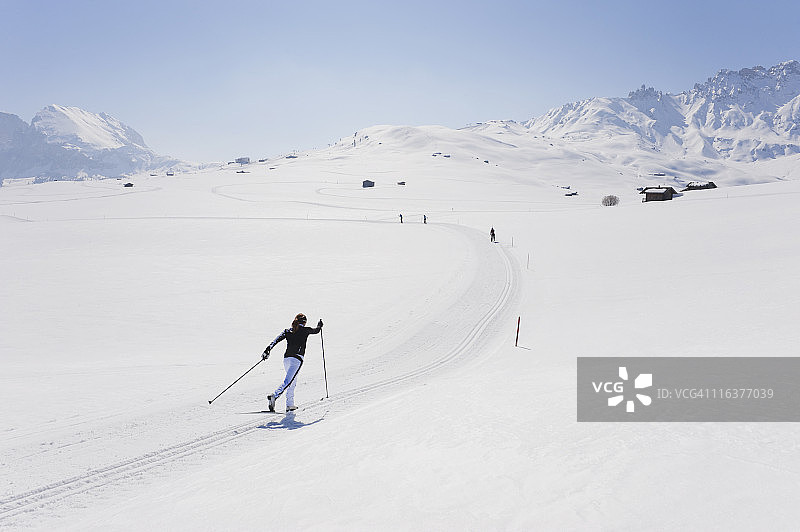 意大利特伦蒂诺-上阿迪杰博尔扎诺Seiser Alm滑雪女子图片素材