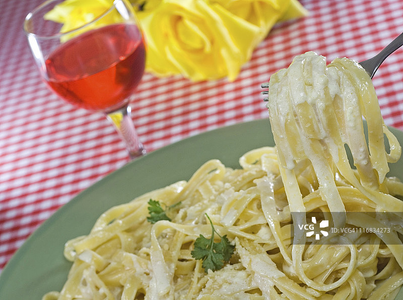 奶油宽面条 - 维基百科图片素材