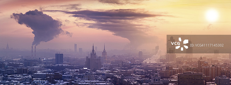 日落时分的冬季莫斯科城市景观全景图片素材