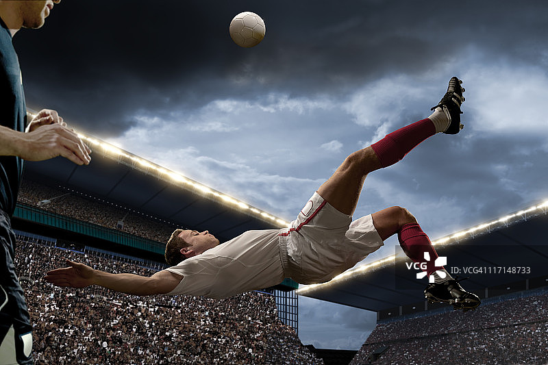 足球运动员倒钩图片素材