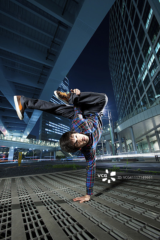 街舞少年图片素材