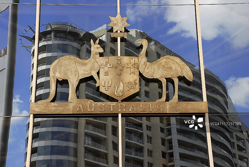 建筑外观上的澳大利亚国徽图片素材