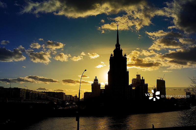 乌克兰酒店和莫斯科城市建筑群的轮廓图片素材