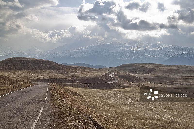 厄尔布尔士山脉阿拉穆特山谷图片素材