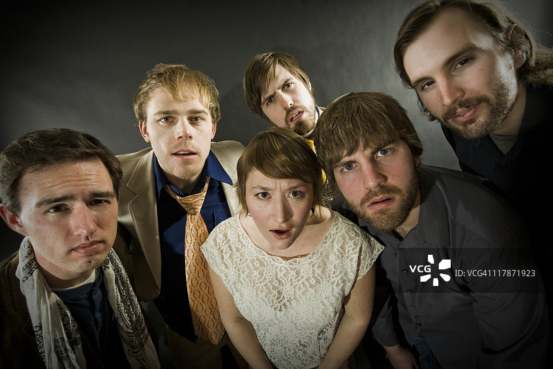 有人在里面吗？图片素材