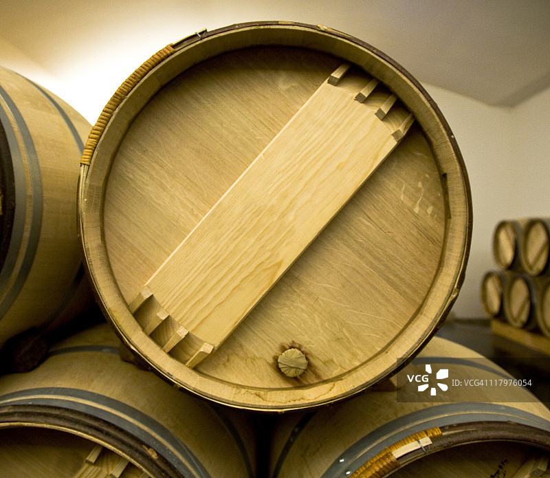法国波尔多葡萄酒桶图片素材
