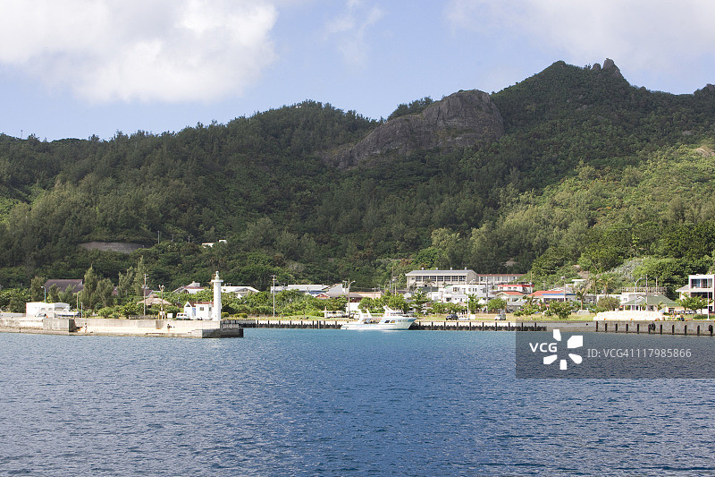 父岛上的村庄图片素材