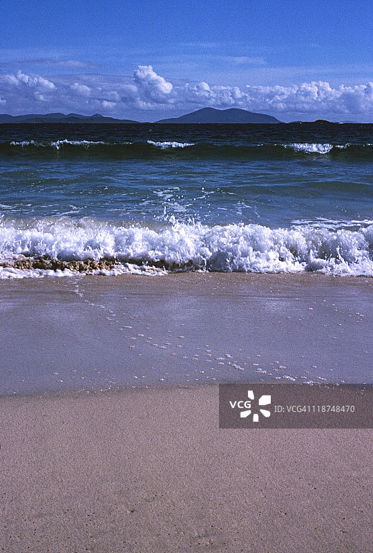 从休伊什尼什海滩看到的塔兰赛景色图片素材