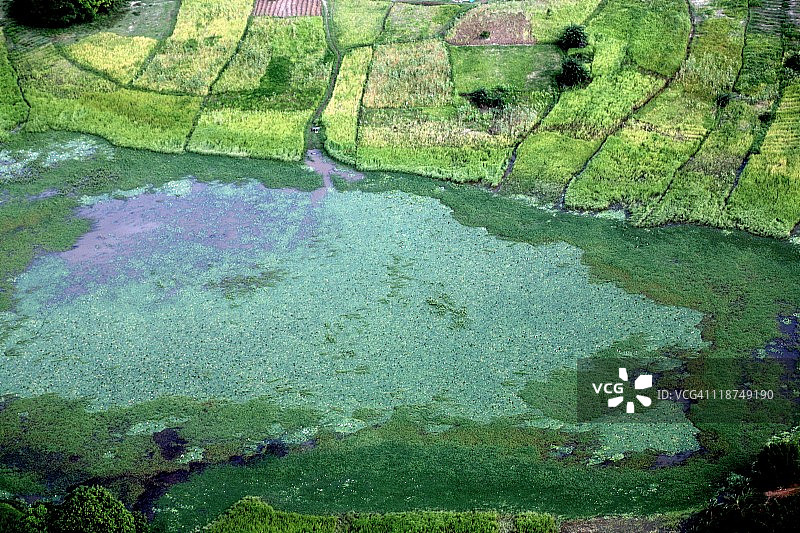 东奔巴海湾图片素材