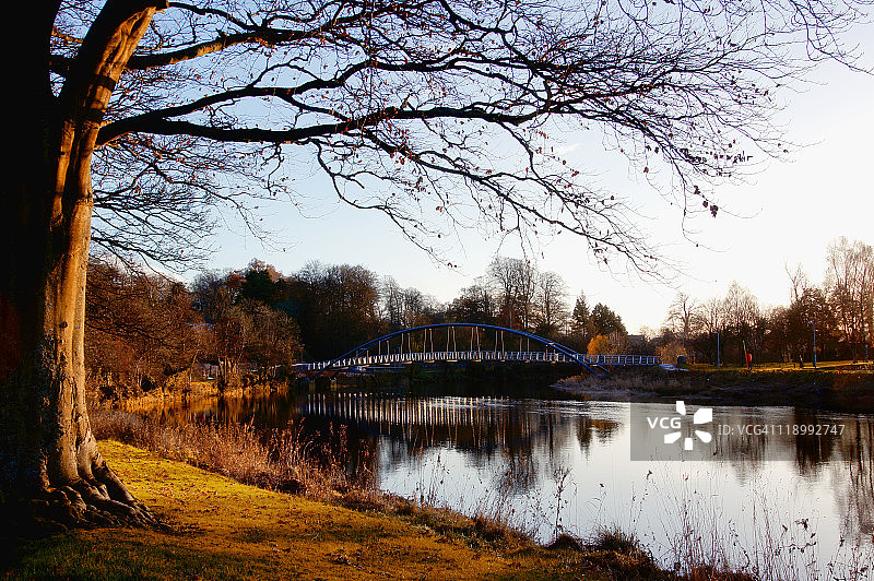秋季的尼斯河图片素材