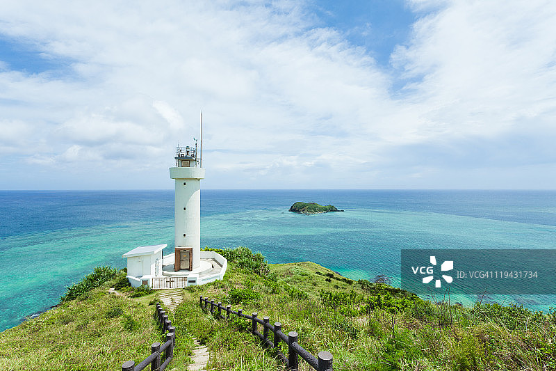 灯塔和珊瑚礁，日本八重山群岛图片素材