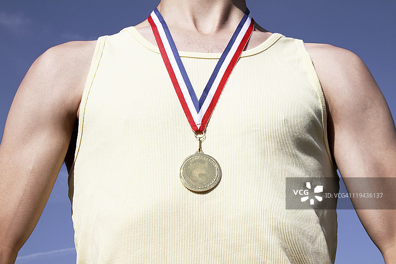 获得金牌的运动员图片素材