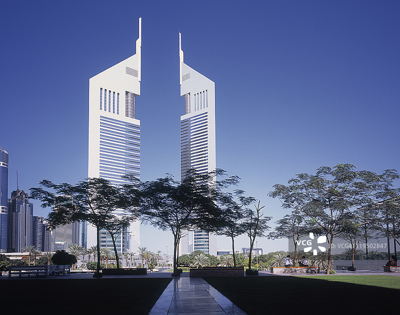 迪拜金融区的阿联酋大厦图片素材