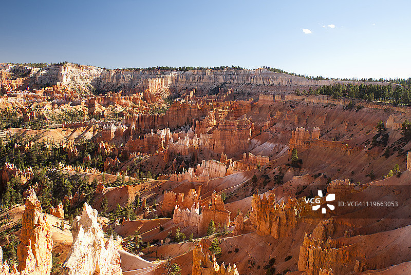 从观景点看到的布莱斯峡谷圆形剧场图片素材