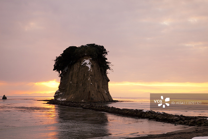 冬日清晨的御岳岛图片素材