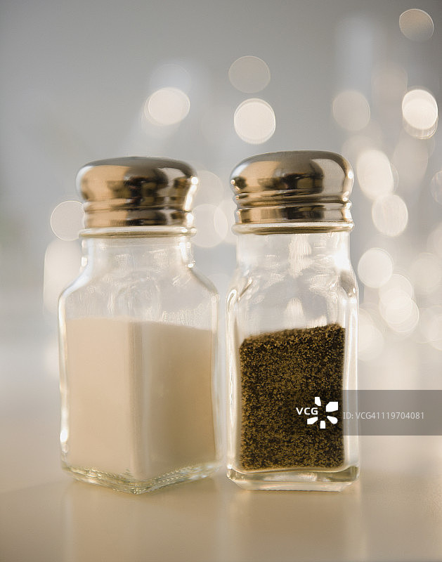 盐和胡椒粉罐的影棚照片图片素材
