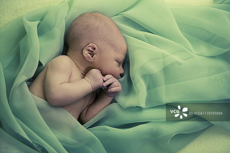 美国德克萨斯州特克萨卡纳男婴（0-1个月）睡觉图片素材
