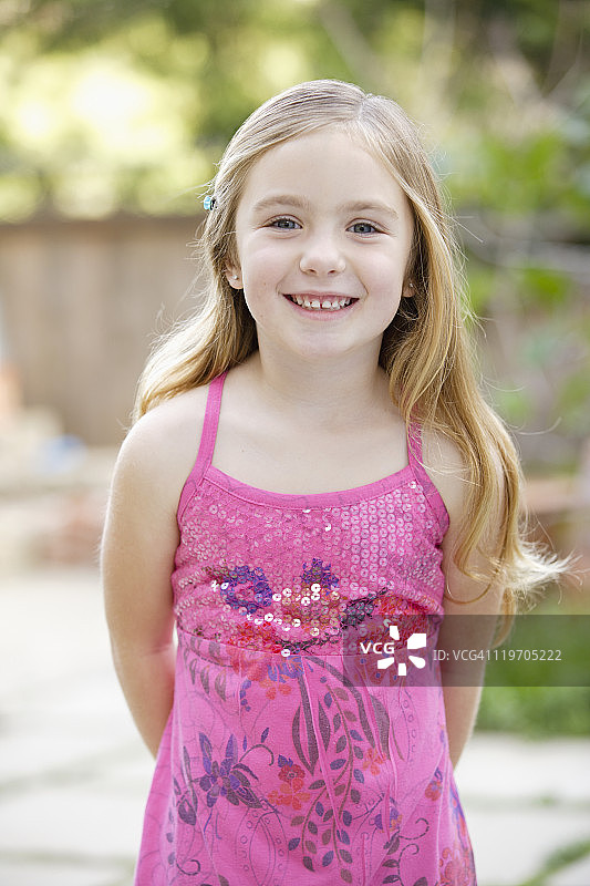 美国加利福尼亚州洛杉矶：微笑的女孩（4-5岁）图片素材