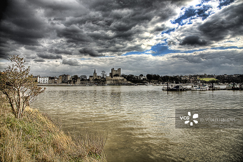 河畔城堡图片素材