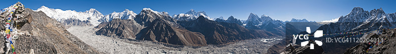 珠穆朗玛峰全景：卓奥友峰、廓桥冰川，尼泊尔图片素材