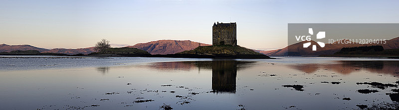 斯托克城堡黎明倒影图片素材