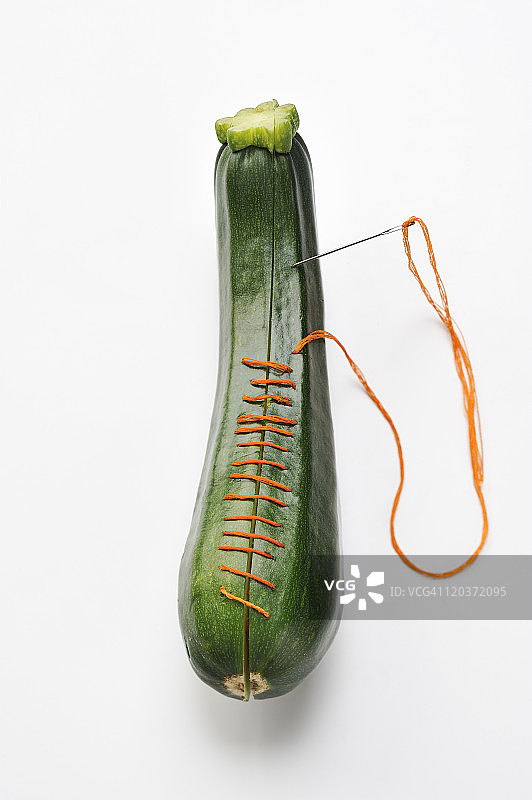 用线缝合的西葫芦图片素材