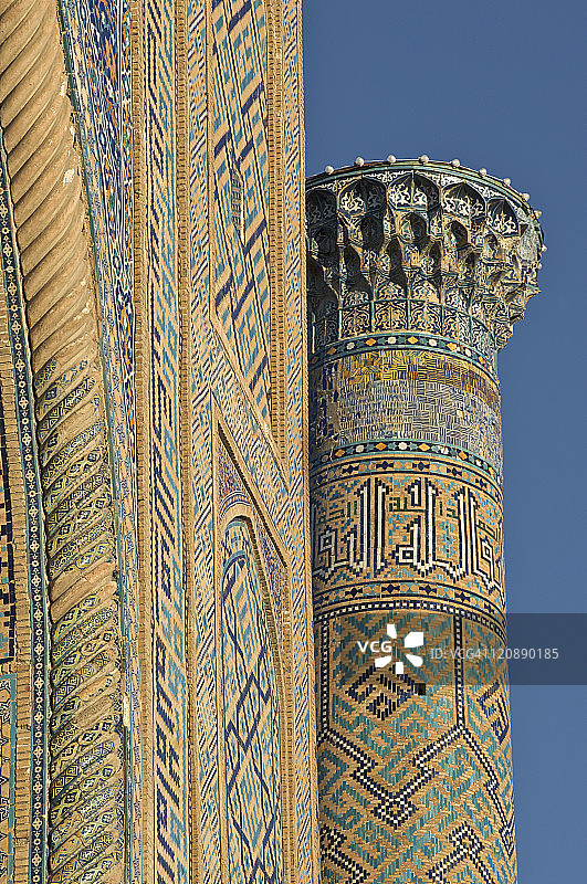 乌兹别克斯坦撒马尔罕列基斯坦的希尔·多尔伊斯兰教学校图片素材