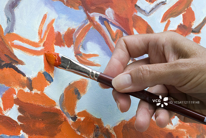 艺术家在画布上绘画图片素材