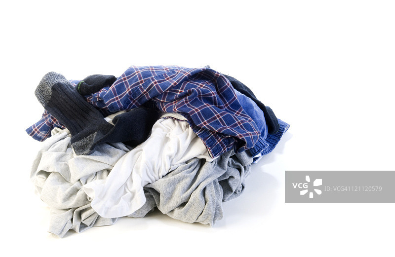 白色背景上的脏衣服图片素材