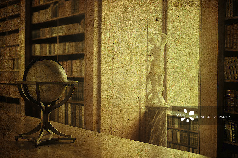 关于图书馆员桌子的复古照片图片素材