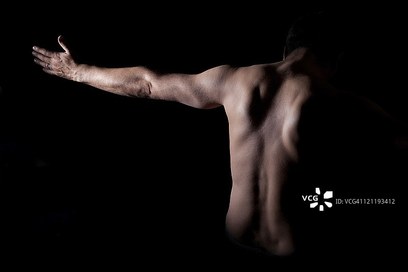 在黑暗中图片素材